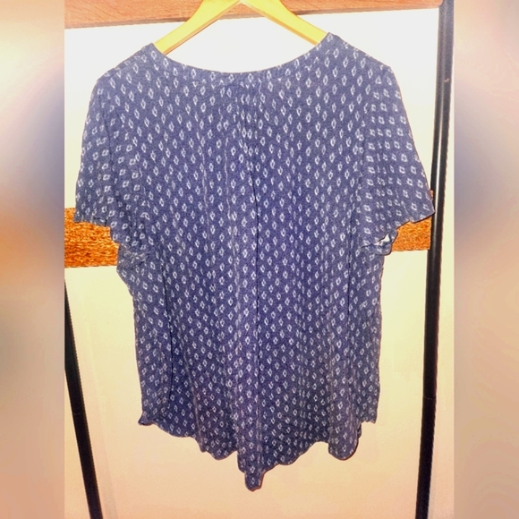 Liz Claiborne Blue and White T-shirt size XXL - Picture 4 of 5